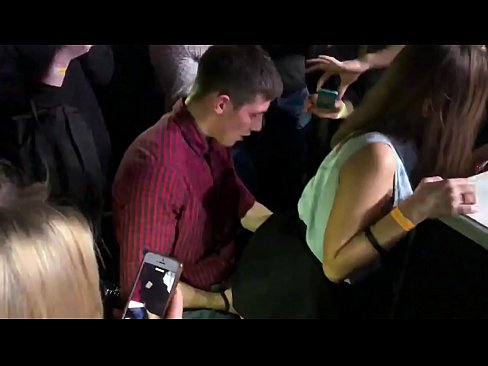 ❤️ Seks nyata di klub malam Rusia. Gadis Rusia berusia 18 tahun di anus dan vagina bercinta di klub malam ❤ Video anal di id.nomescriativos.top